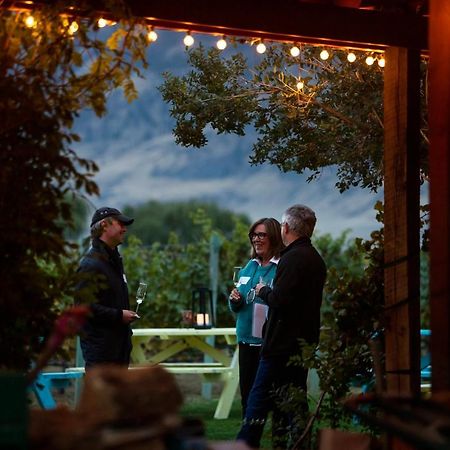 Crowsnest Vineyards Guesthouse Cawston Bagian luar foto