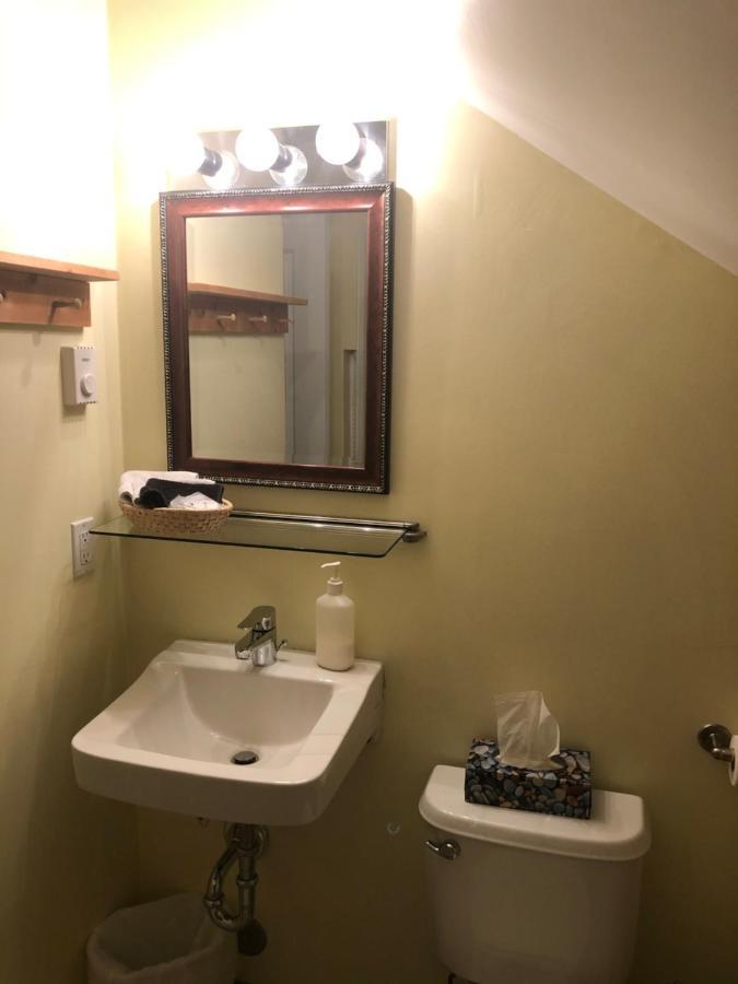 Crowsnest Vineyards Guesthouse Cawston Bagian luar foto