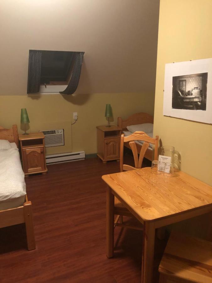 Crowsnest Vineyards Guesthouse Cawston Bagian luar foto