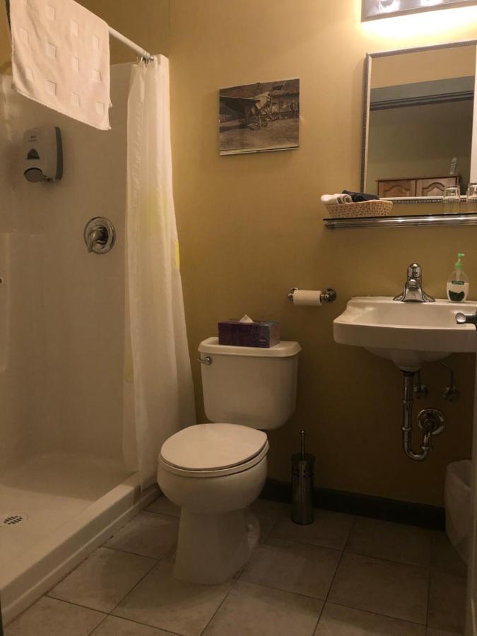 Crowsnest Vineyards Guesthouse Cawston Bagian luar foto