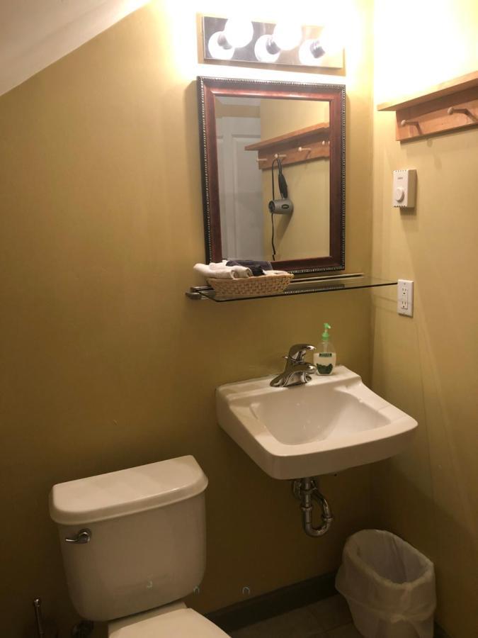 Crowsnest Vineyards Guesthouse Cawston Bagian luar foto