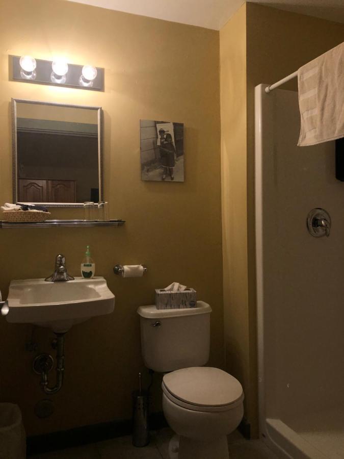 Crowsnest Vineyards Guesthouse Cawston Bagian luar foto
