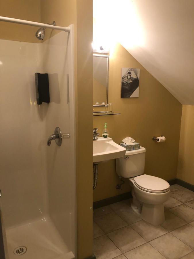 Crowsnest Vineyards Guesthouse Cawston Bagian luar foto