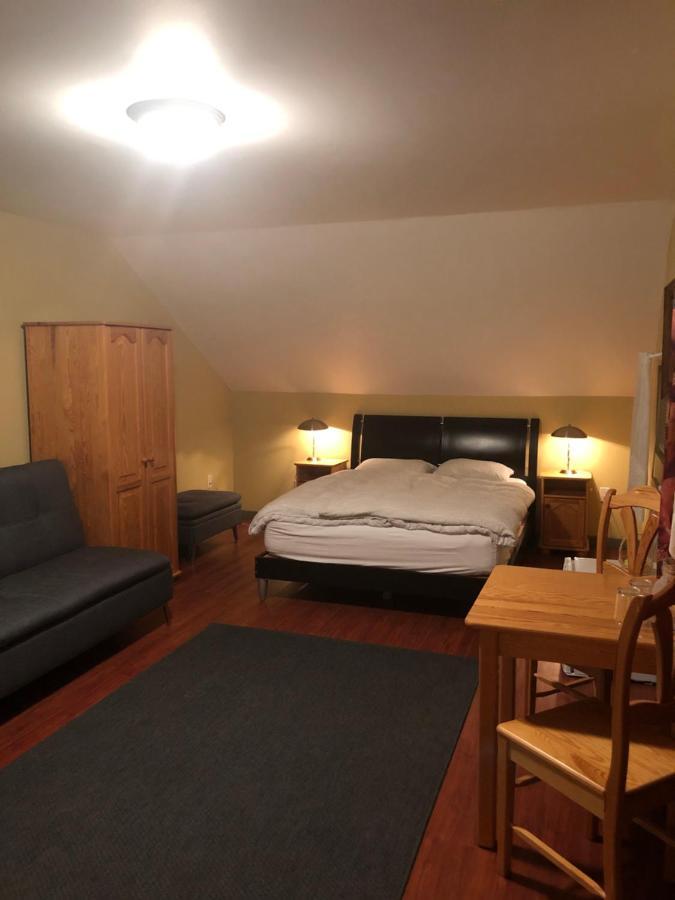 Crowsnest Vineyards Guesthouse Cawston Bagian luar foto