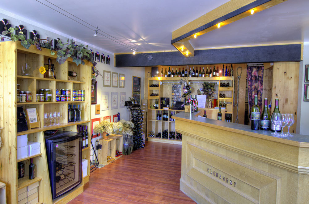 Crowsnest Vineyards Guesthouse Cawston Bagian luar foto