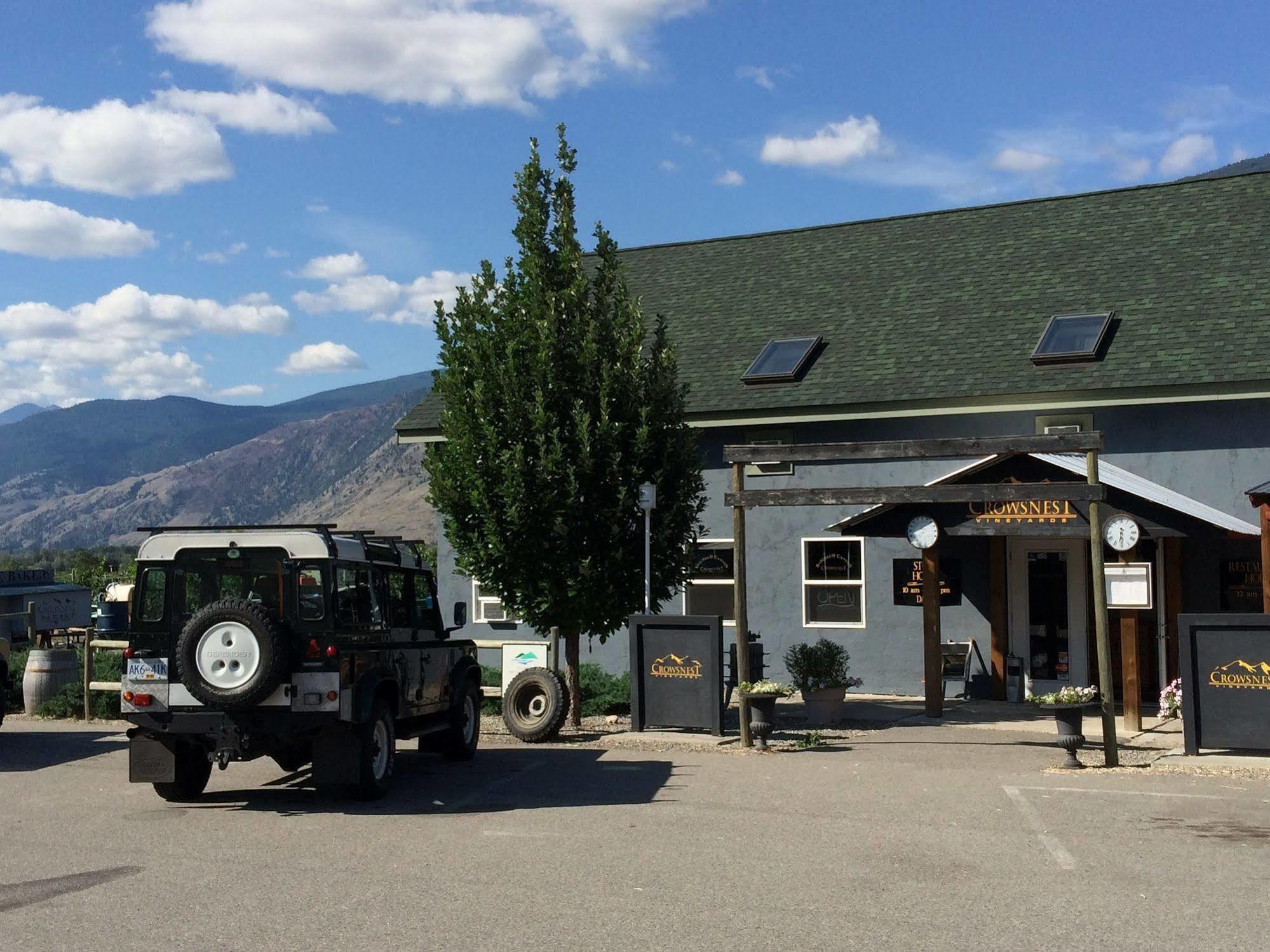 Crowsnest Vineyards Guesthouse Cawston Bagian luar foto