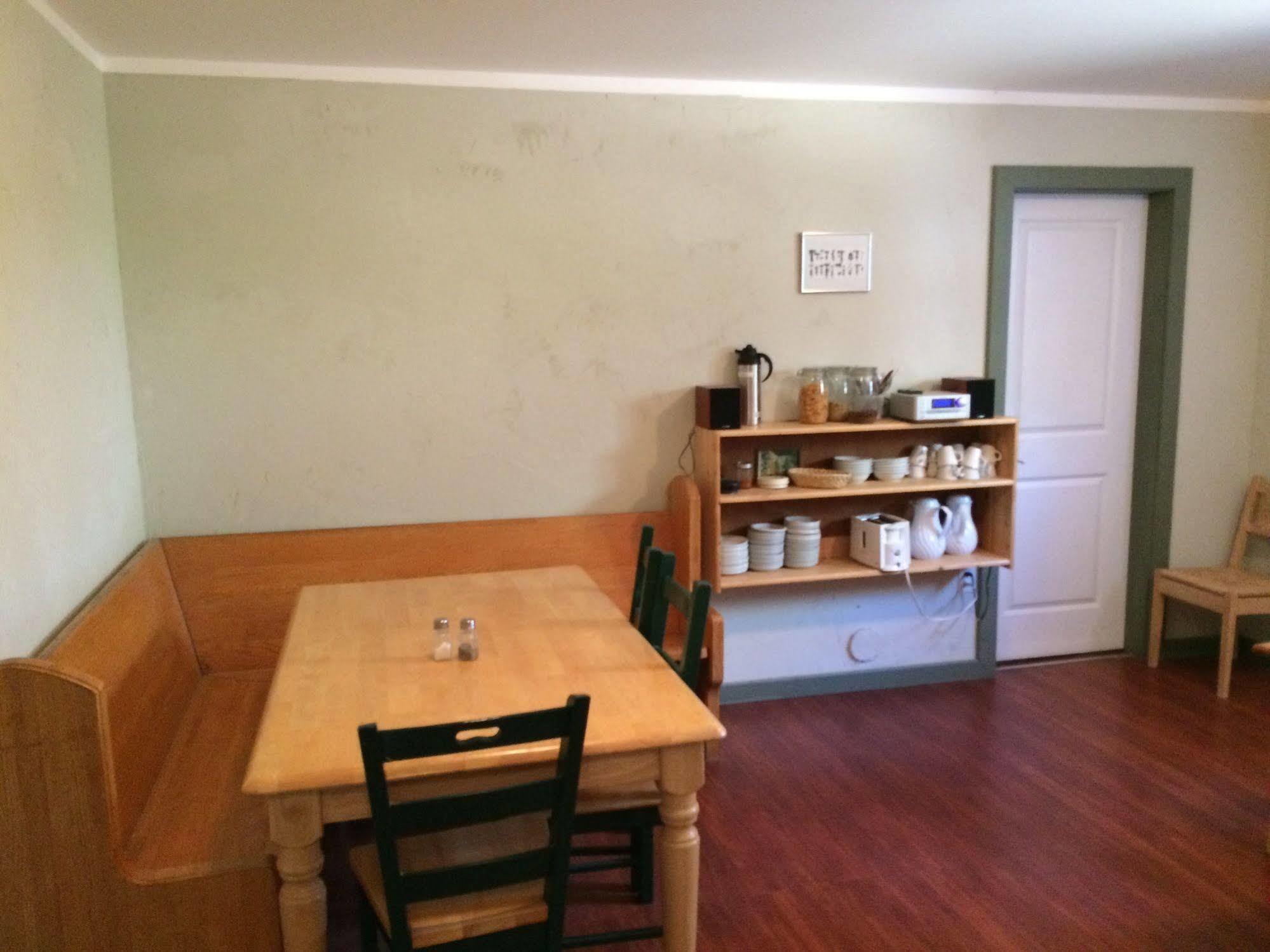 Crowsnest Vineyards Guesthouse Cawston Bagian luar foto